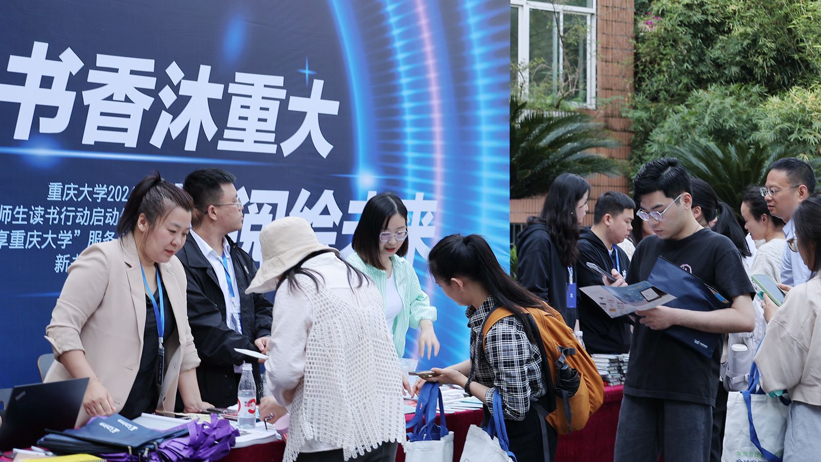智慧閱讀面對(duì)面1_副本.jpg